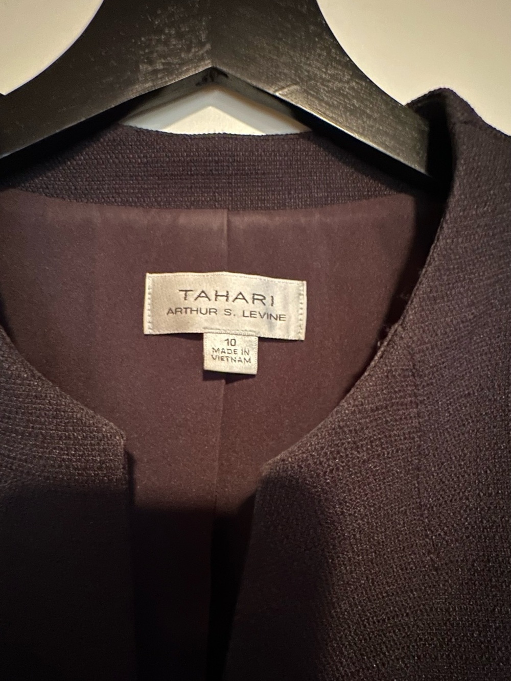 Women's Tahari Suit Set - Black Zip-Front Peplum Jacket and Skirt - Picture 5 of 8